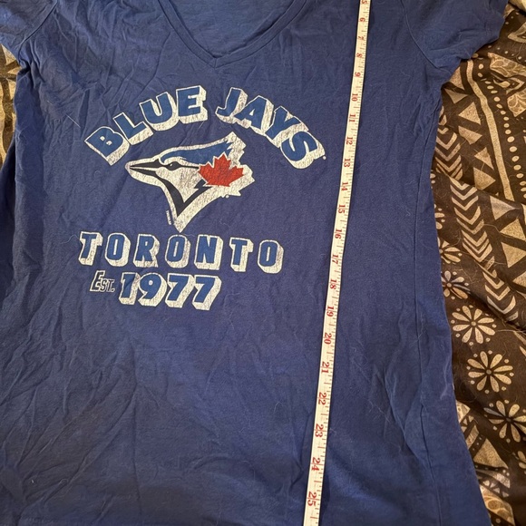 Toronto Blue Jays Blue and White Graphic Short Sleeve Tee. Women’s size XL - Picture 5 of 6